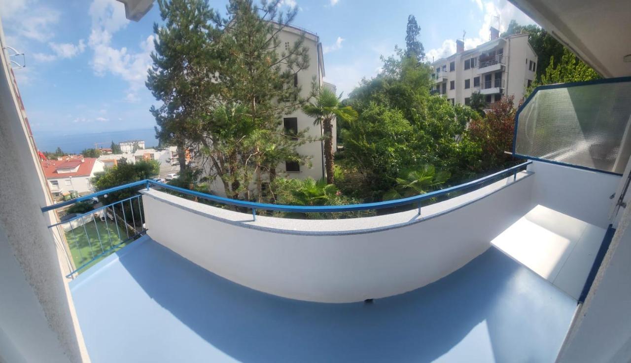 Apartment With Direct Sea View, Free Parking And Close To Beaches And Promenade Lovran Exterior photo